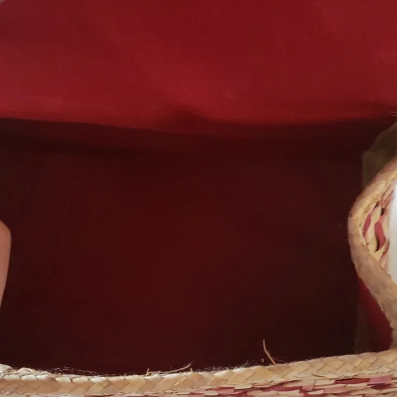 VINTAGE RED STRAW PURSE - Picture 9 of 16